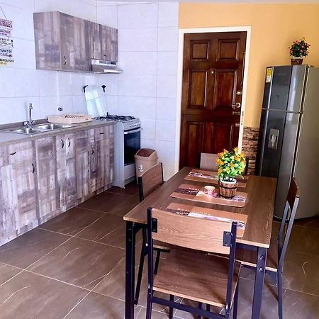 Centrally Located, Private, 1 Bedroom Apartment. 威廉斯塔德 外观 照片