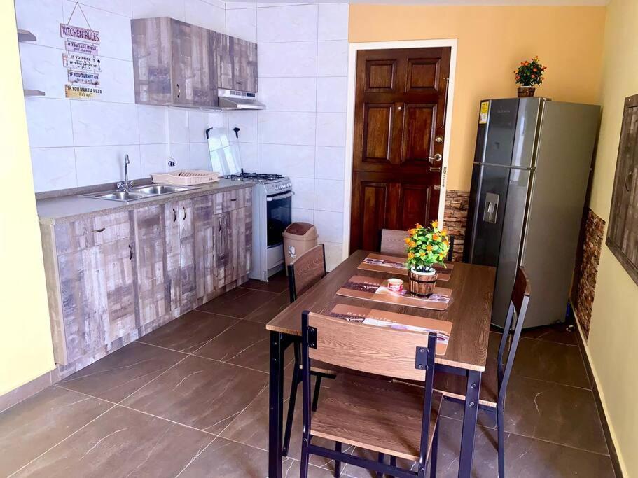 Centrally Located, Private, 1 Bedroom Apartment. 威廉斯塔德 外观 照片